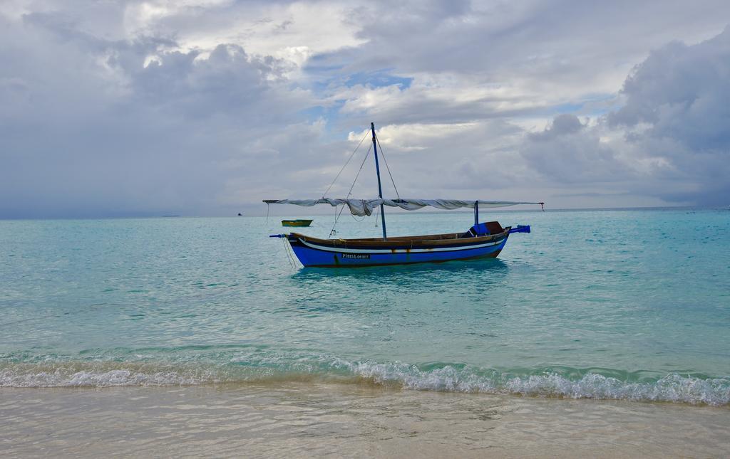 Luau Beach Inn, Maldives Фулиду Екстериор снимка