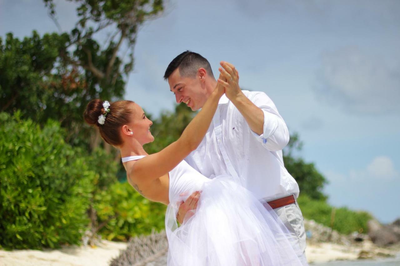 Luau Beach Inn, Maldives Фулиду Екстериор снимка